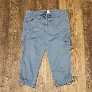Faded Glory Light Gray Capris